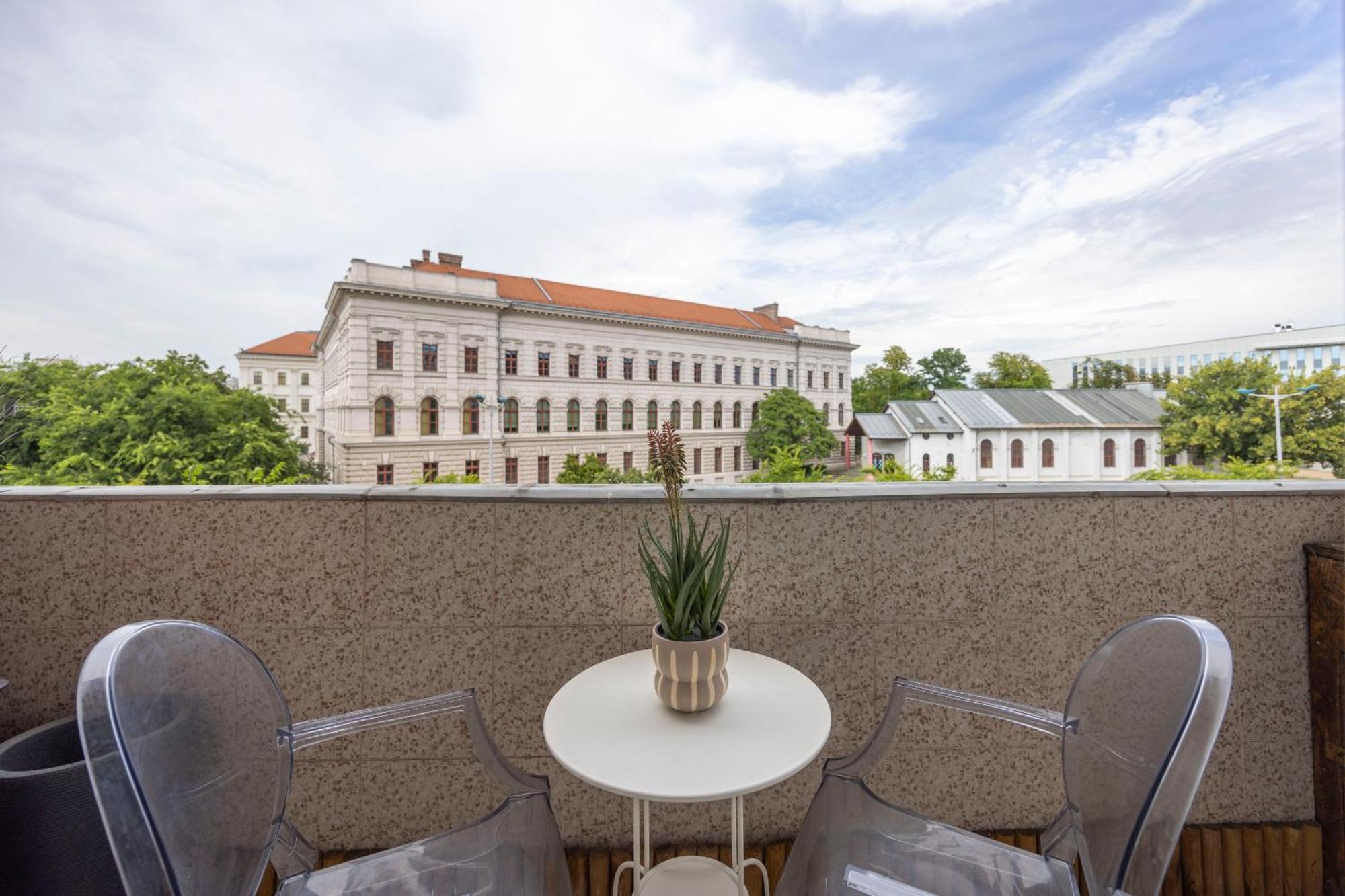 Luxy Central Spacious & Cozy Residence With Balcony بودابست المظهر الخارجي الصورة